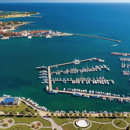 Ferienhaus Awesome In With Swimming Pool Umag