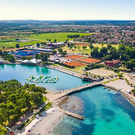 Awesome In With Swimming Pool Dom wakacyjny Umag